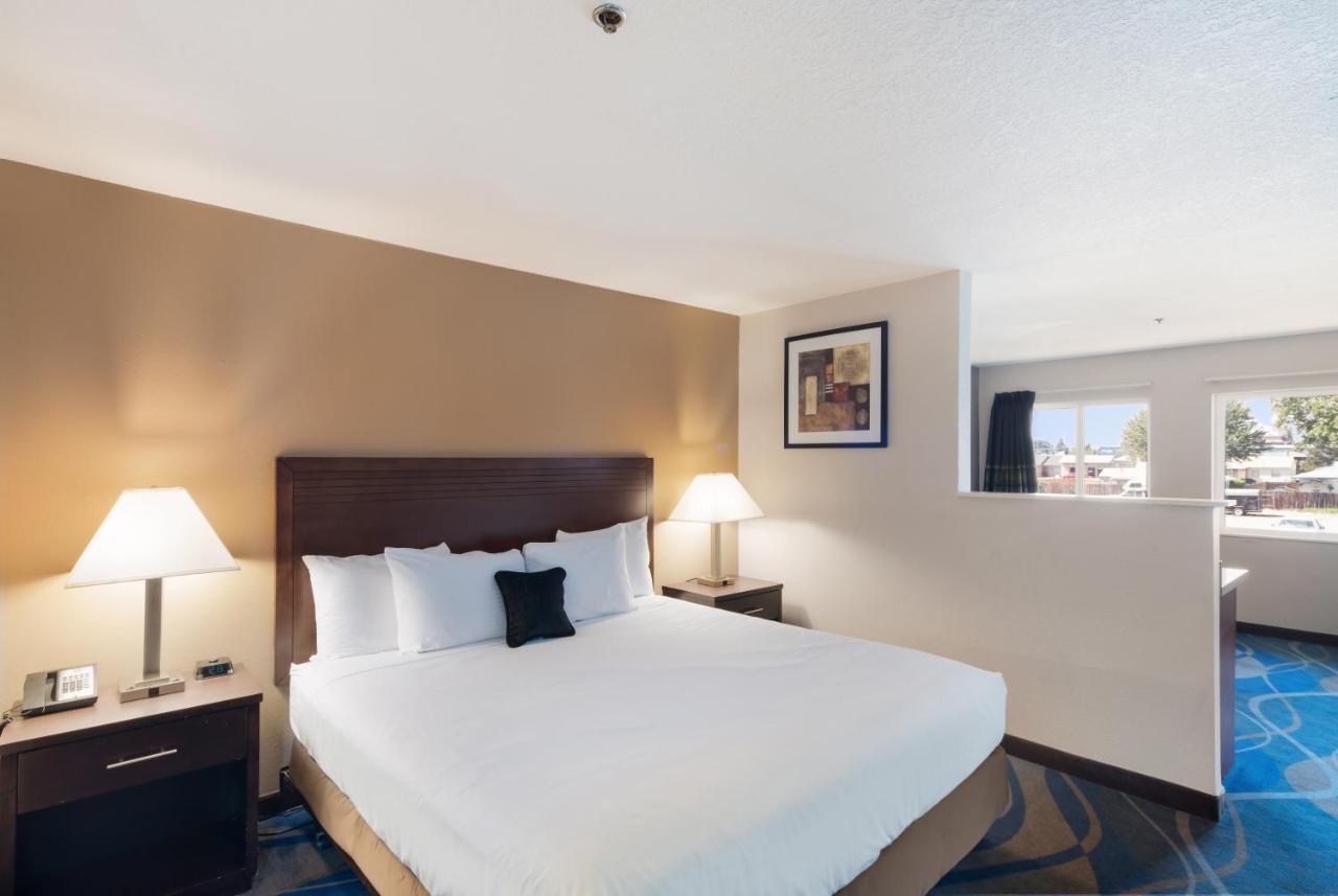 Red Lion Inn & Suites Kennewick Tri-Cities Exterior foto